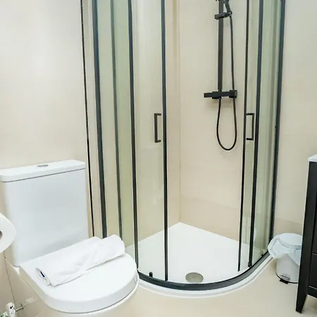 Διαμέρισμα Stylish And Bright 2 Bed In
